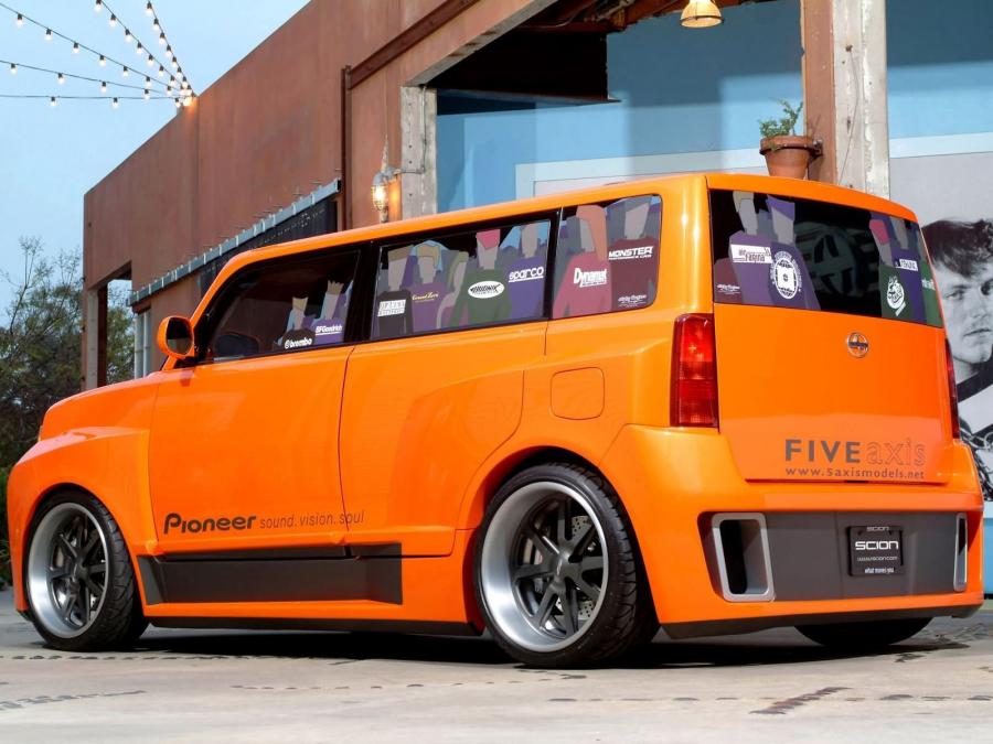  Scion xB DJ Widebody Concept by Five Axis 2005 года  (фото 3 из 12)